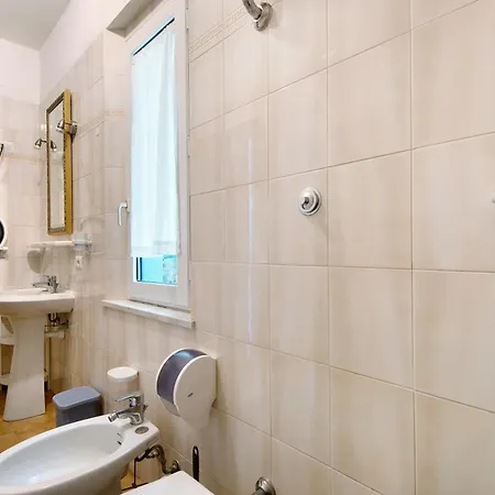 Sciabattica - 3* Lacona